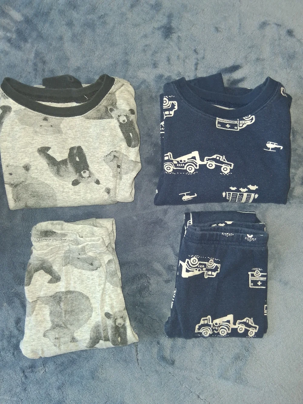 ​Carter's Boys Pajamas Lot 2 Sets Size 5T Snug Fit Bears Construction Emergency